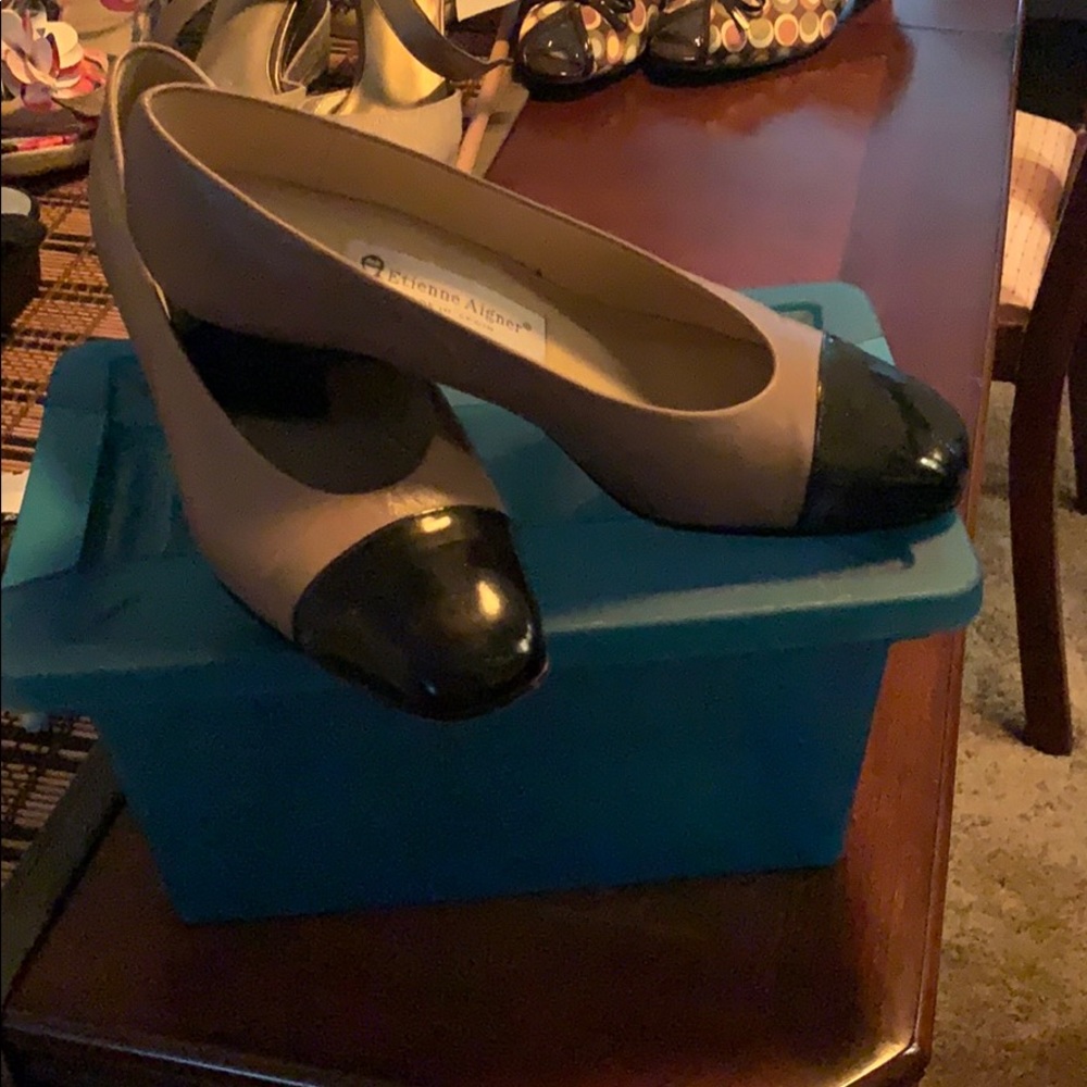 Shoes - Picture 5 of 6